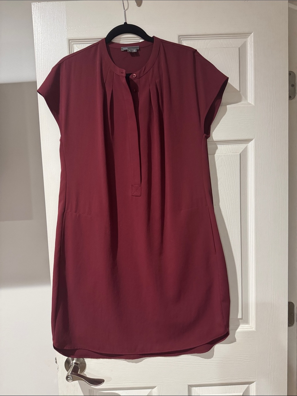 Vince Burgundy Pleated Cap-Sleeve Blouse size l